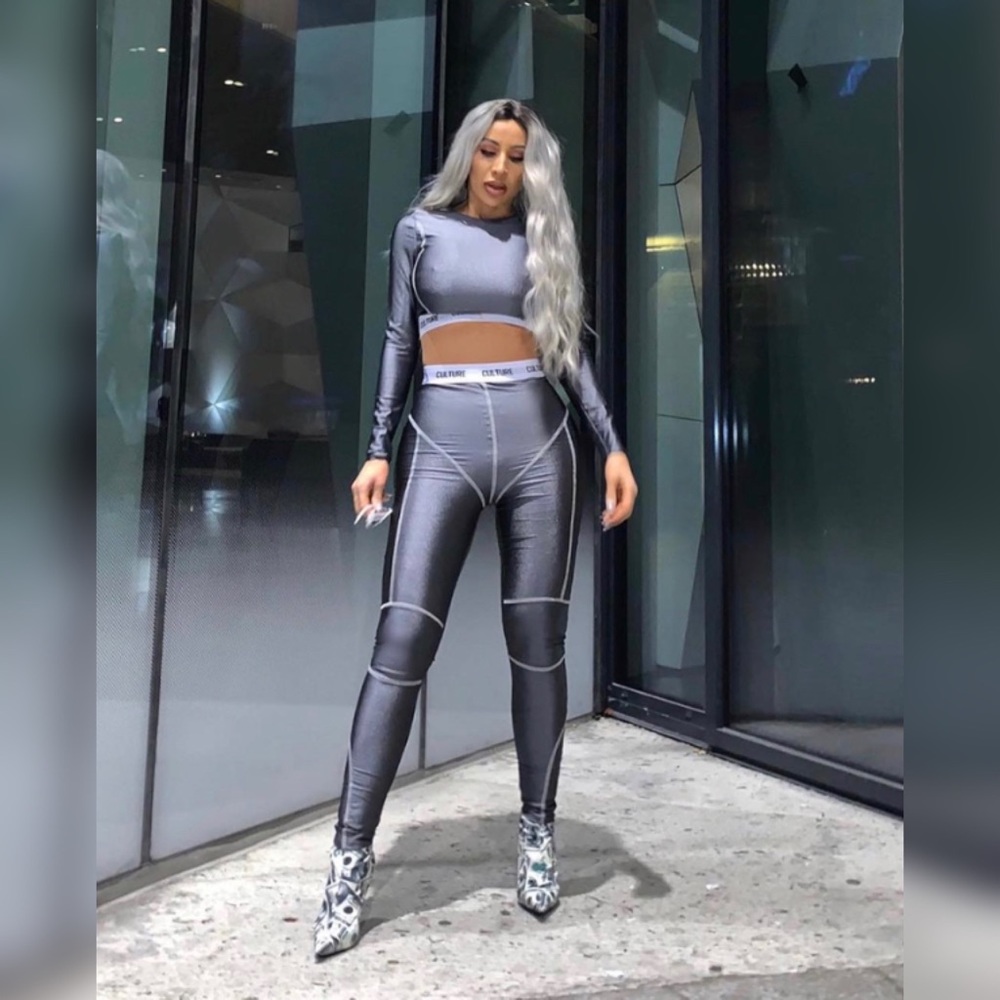 Crop Top Active Set - image 5